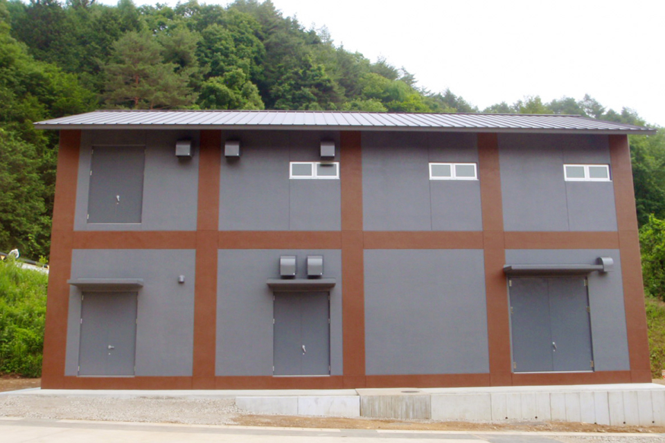 高山国府トンネル電気室