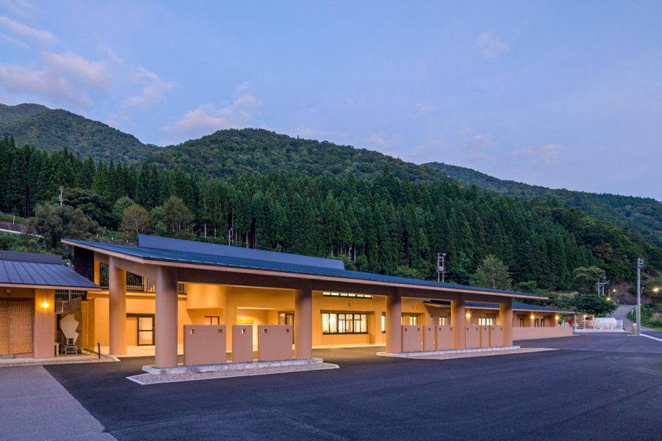 しゃくなげ荘02