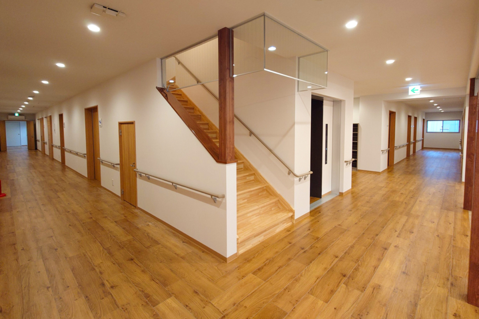 あいらすの森 廊下