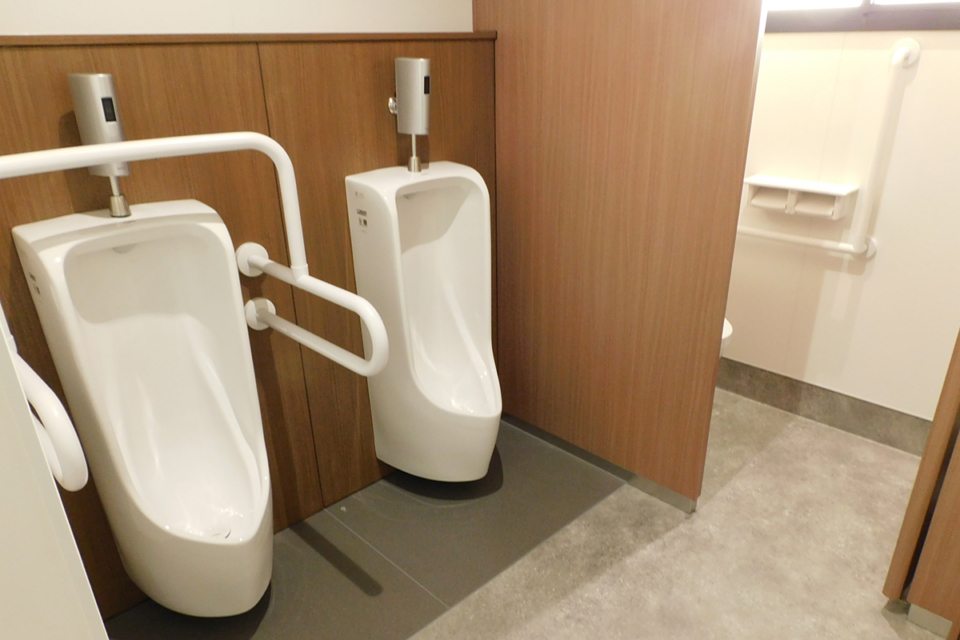 高山短大 モータースポーツセンタートイレ